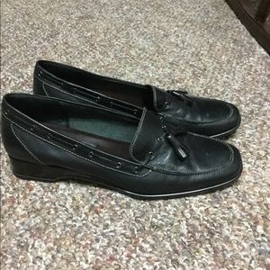 Woman’s Etienne Aigner shoes blue size 10